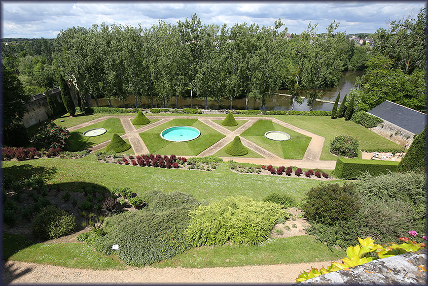 Montreuil-Bellay Chateau